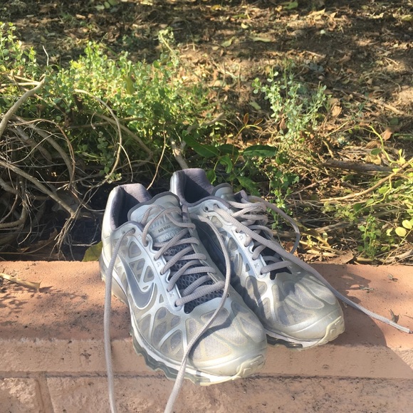 Nike Air Max Silver Women's Size 8 - Picture 2 of 5